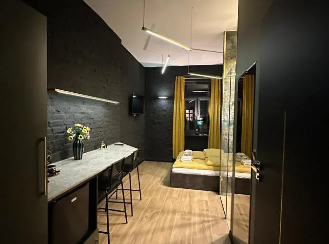 Darkhouse Fondovalle * לודז'